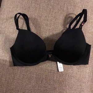 Victoria’s Secret sexy illusions push up